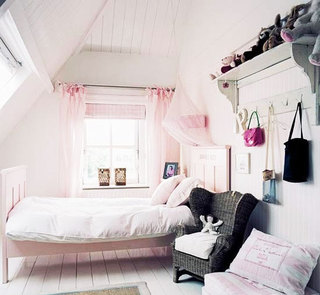简洁粉色卧室飘窗效果图