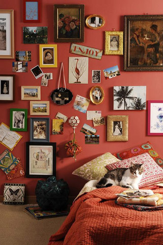 橘红色照片墙卧室背景墙设计