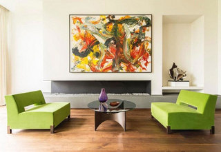 抽象画提升客厅艺术感