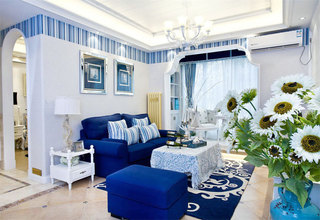 湛蓝色客厅沙发