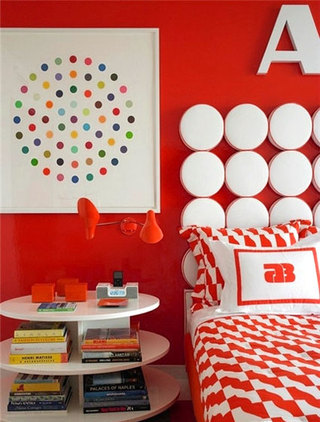 可爱红色系女生卧室设计