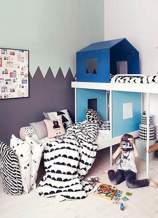紫色+蓝色儿童房墙面