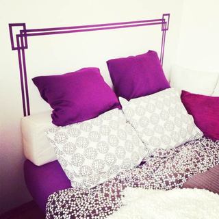 紫色床头设计