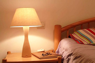 个性卧室床头灯助力睡前小读