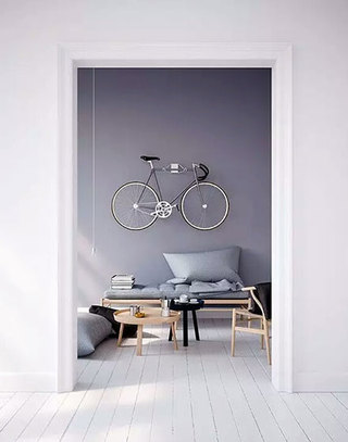 客厅别致自行车架设计