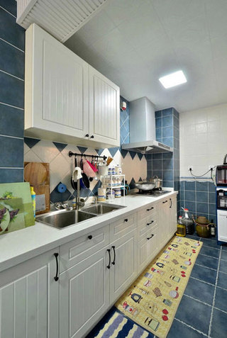 厨房彩色瓷砖效果图片