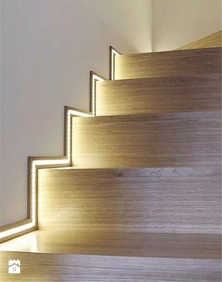 创意灯光点亮楼梯