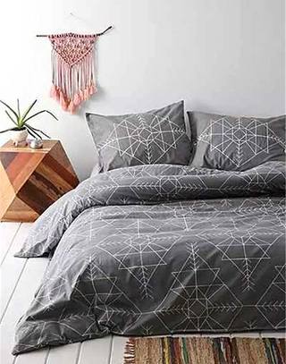 灰色卧室床品设计图