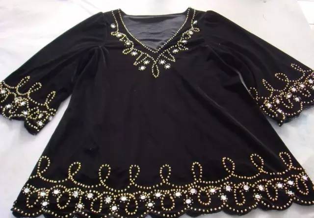 【提醒】这些衣服千万别扔洗衣机里直接洗,否则.