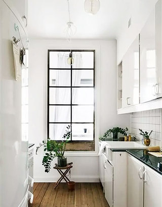 白色简约小户型厨房装修设计