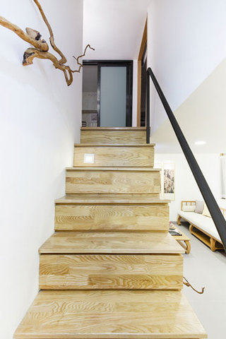 原木日式和风复式楼梯设计