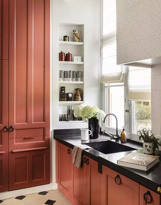 小户型厨房砖红色橱柜装修