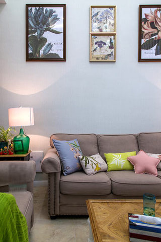 168平美式现代风格客厅装饰画设计图片