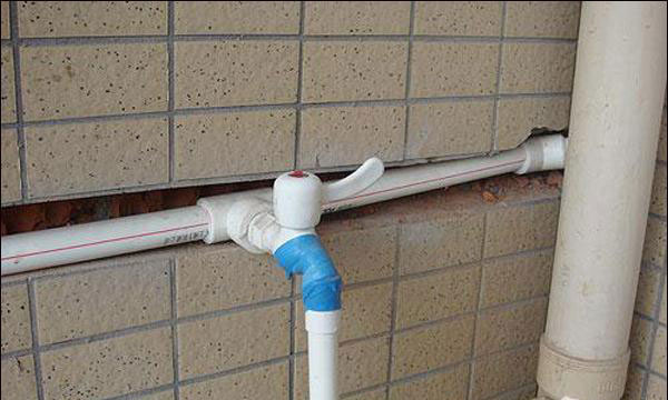 塑料水管漏水怎么办？