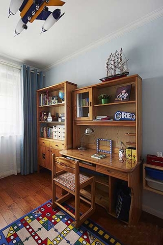 美式乡村儿童房实木书桌设计