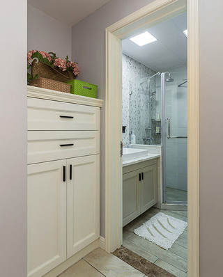 85平美式风格两居浴室柜效果图