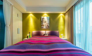 现代简约风卧室 明黄床头背景墙设计