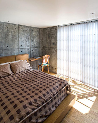 180平复式楼卧室窗帘设计