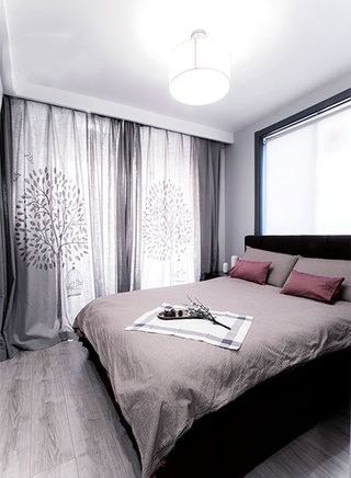 极简主义卧室 浪漫窗帘设计