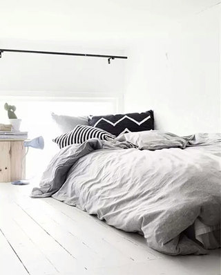 阁楼卧室床垫效果图