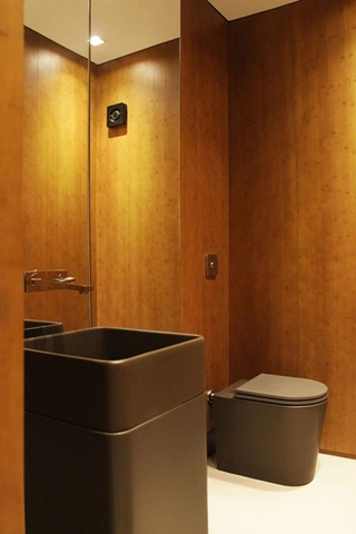 质感美式浴室 实木背景墙设计