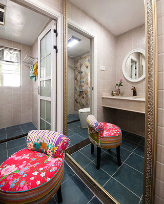118平新古典公寓浴室装修图