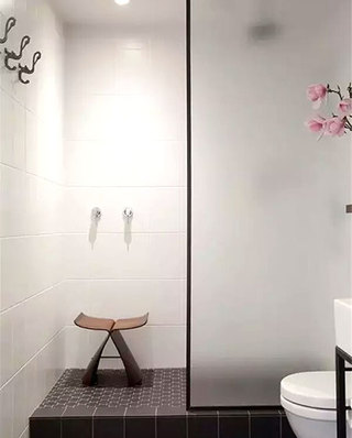 卫生间淋浴房装饰图