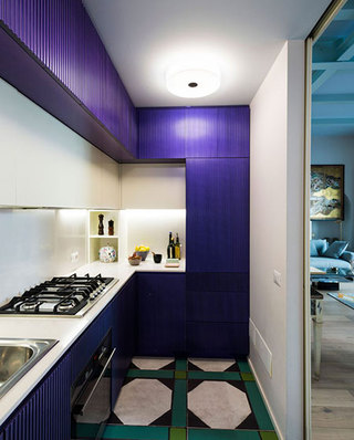 混搭风厨房 个性紫橱柜设计