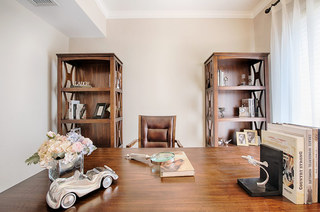 260平美式复式楼木质书桌图片