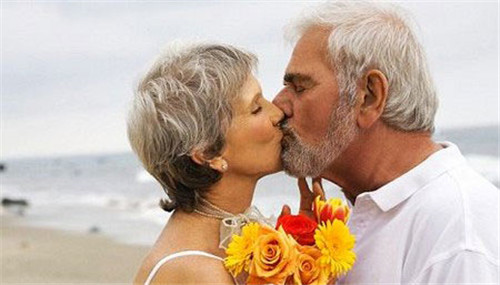 老人婚姻的含义 如何让老年人婚姻更加幸福