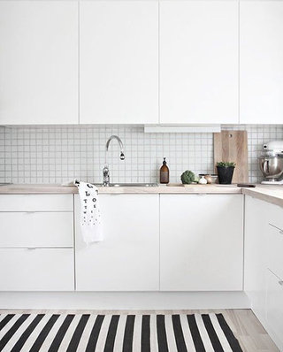 北欧风格清爽白色厨房设计