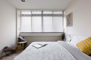 北欧风格复式楼卧室床品图片