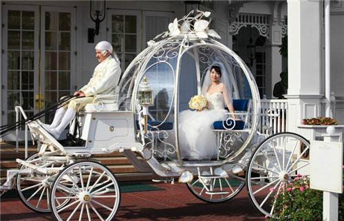 结婚马车布置一场拉风婚礼婚礼用古老与时尚的碰撞