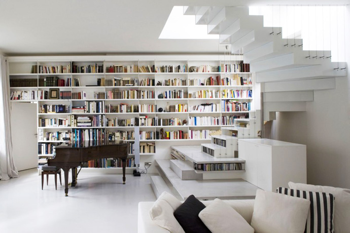 stair-filled-with-books-designrulz-3