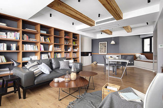 125平北欧风格公寓客厅书架装修