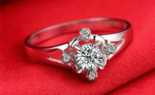 钻石戒指款式寓意 哪种钻戒镶嵌方式最受欢迎
