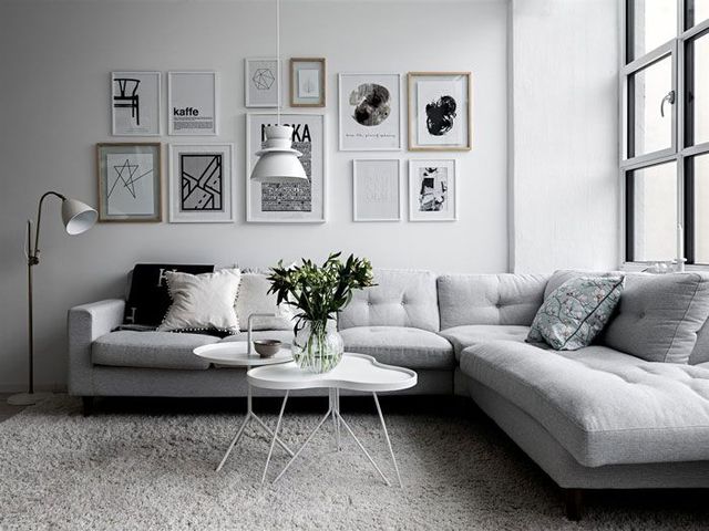 整个空间以纯净的白色调与淡雅的灰色调进行搭配,营造出柔和温润的