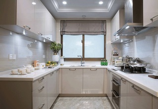 120平三居室样板房装修厨房效果图