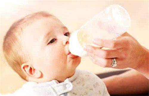 宝宝喝羊奶粉容易上火吗