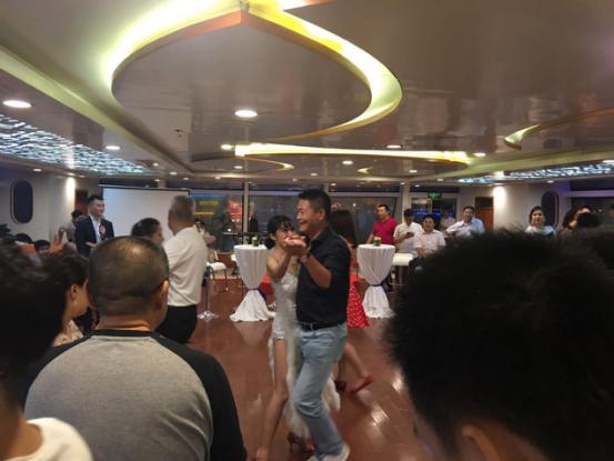 畅游珠江 “中国精英企业家高端游艇酒会”在2017中国建博会（广州）期间成功举行