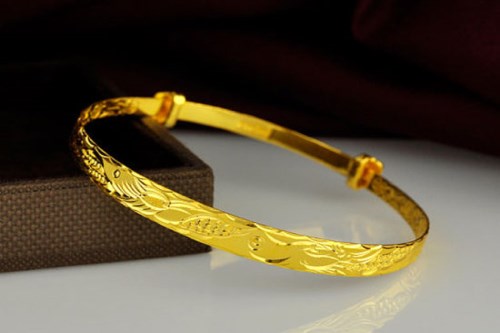 黄金手镯赠送的寓意有哪些 七个方法让金饰历久弥新
