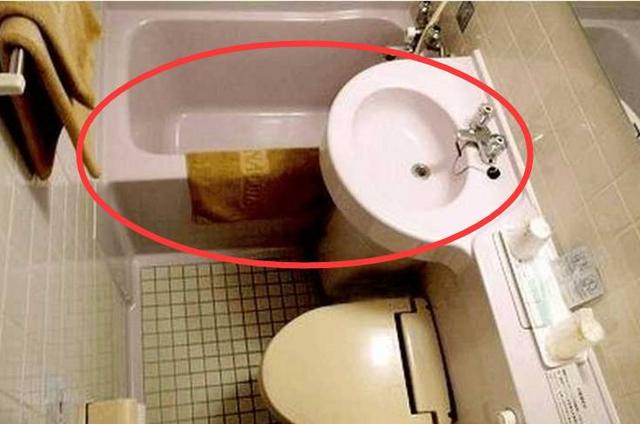 参观日本迷你卫生间，2平米空间就有浴缸马桶，是怎么做到的