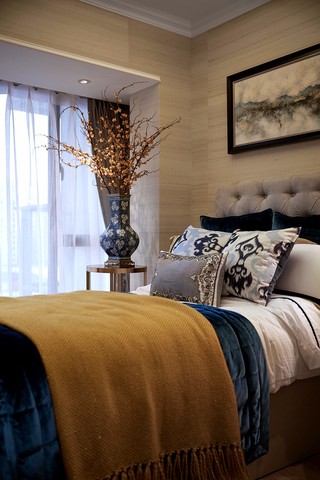 现代美式风格样板房卧室装修搭配图