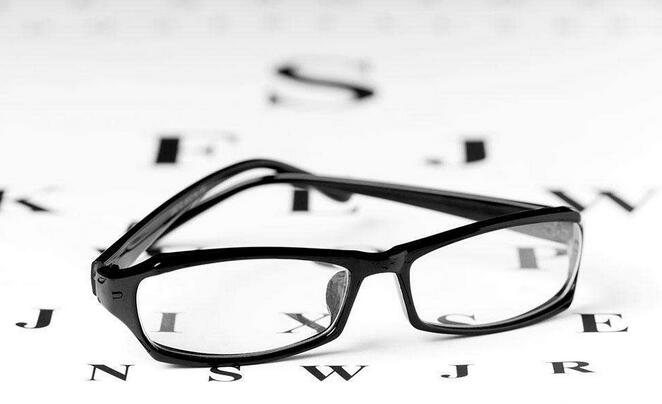 视力表对应近视度数 近视多少度要戴眼镜