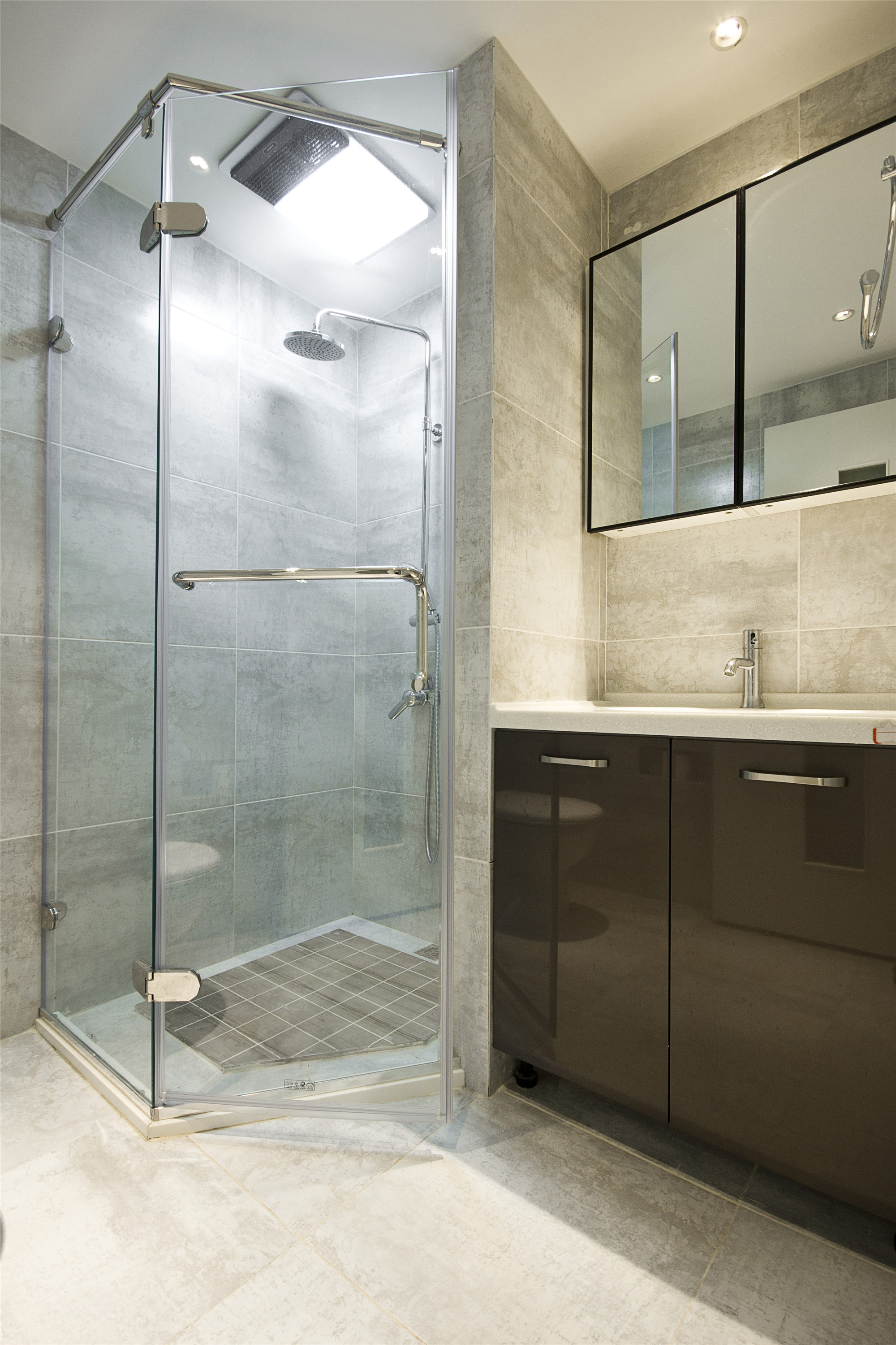 三居室装修,110平米装修,10-15万装修,现代简约风格,灰色,浴室柜