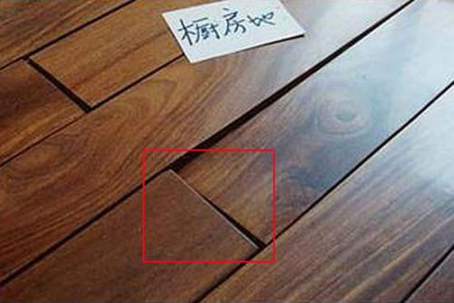 二手房地板瓷砖缝隙很黑_地暖木地板缝隙_地暖地板世友地板首选咨询
