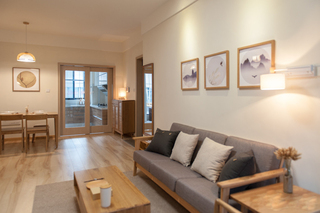 日式风格两居室装修沙发背景墙效果图