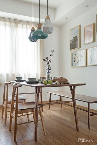 原木北欧风格三居装修餐桌椅设计图
