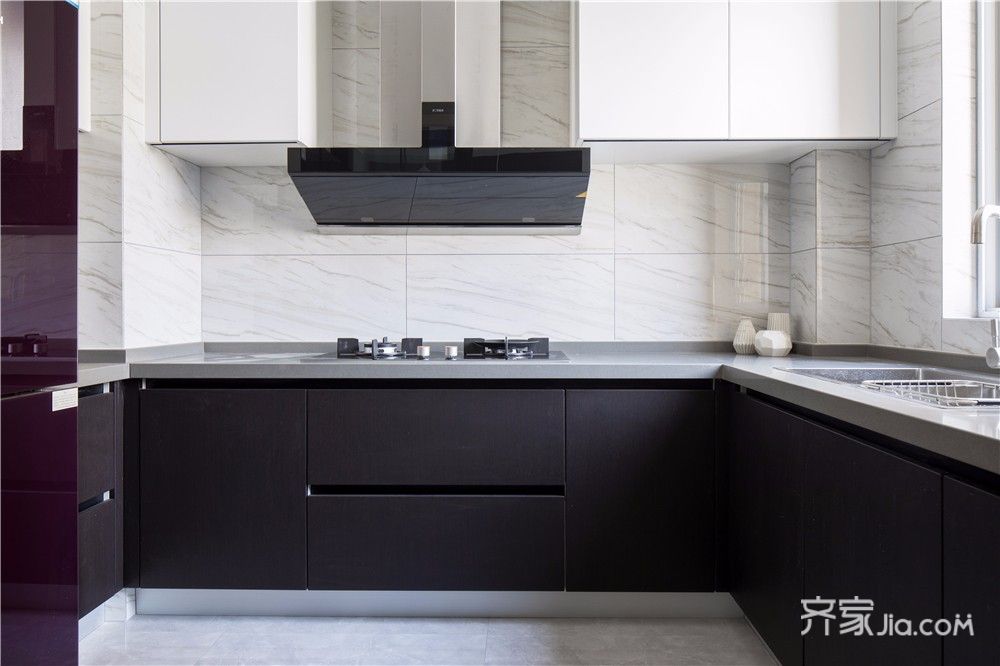 125平美式三居室装修厨房设计图