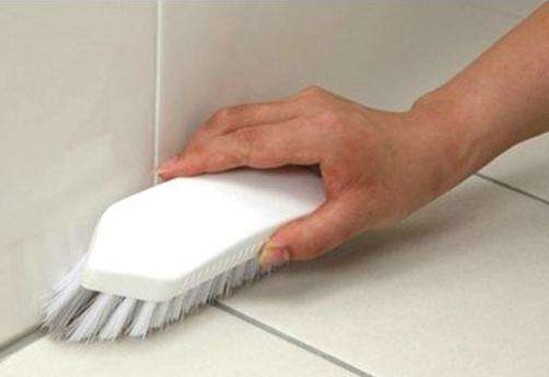 如何清洗卫生间磁砖
